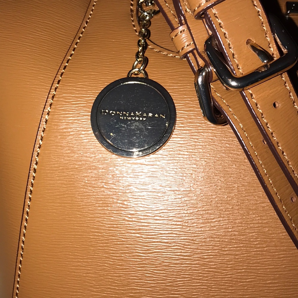 Brand New - Donna Karan NewYork Tote w/ Dust Cover - Picture 2 of 8